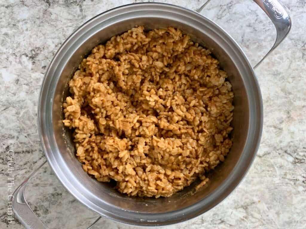 peanut butter and honey mixed with rice krispies and vanilla