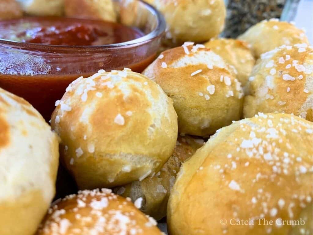sourdough discard pretzel bites with pizza sauce
