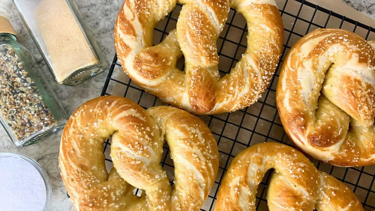 sourdough discard pretzels